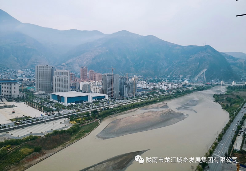匠心傾注、喜封金頂——龍江?雙子座商住小區(qū)主體順利封頂