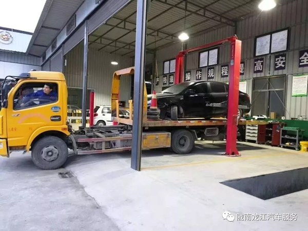 金錘鈑金，銀槍噴漆！龍江汽修值得信賴！